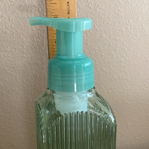 ‘Sage’ Vertical Lines Gentle & Clean Foaming Hand Soap Dispenser by BBW, NWTags - Picture 8 of 9